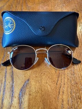 Ray-Ban RB3447 Round Metal Sunglasses Gold Frame Brown Lens Italy w/ Case